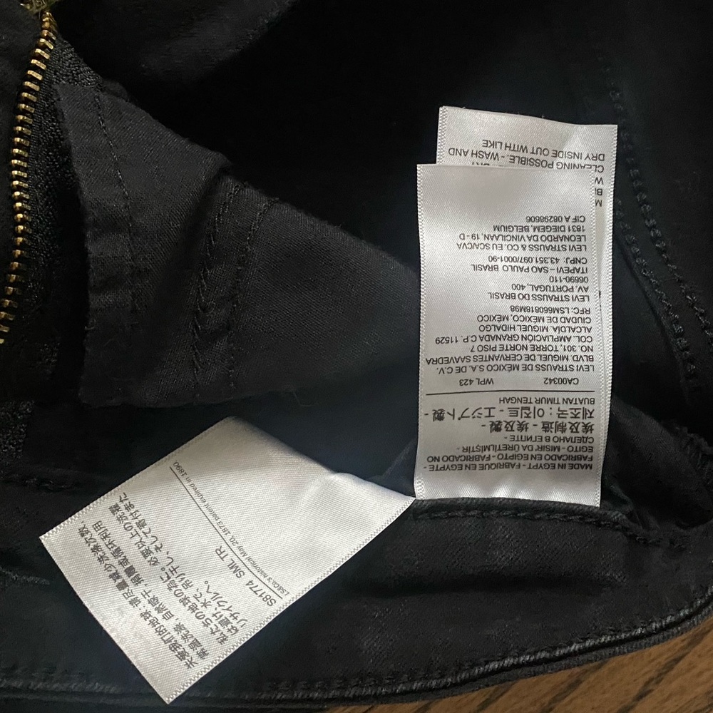 Levi's 711 Women's Skinny Jeans in Black - Picture 5 of 5